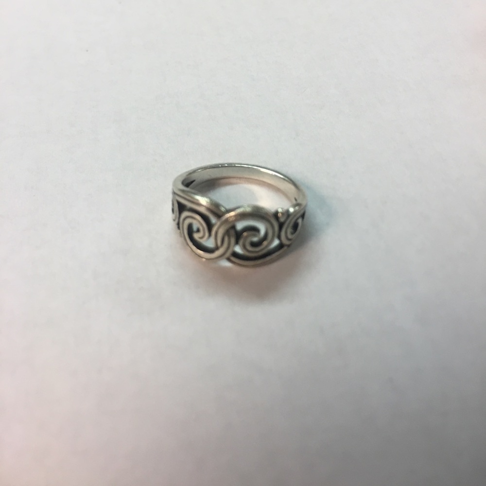 James Avery swirl ring