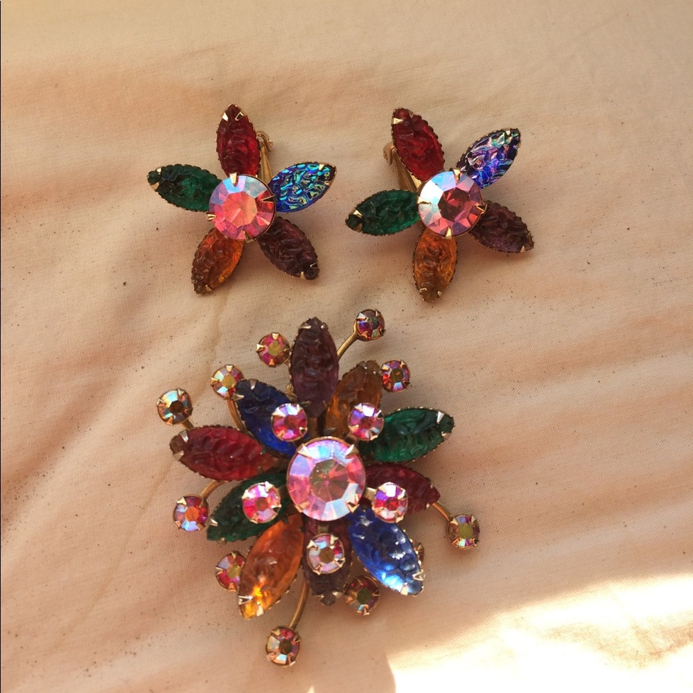 Vintage brooch/earrings set