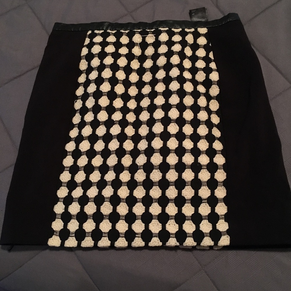 H&M patterned pencil skirt