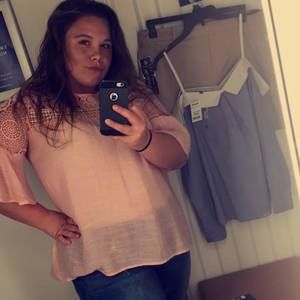 Meet your Posher, Katelyn