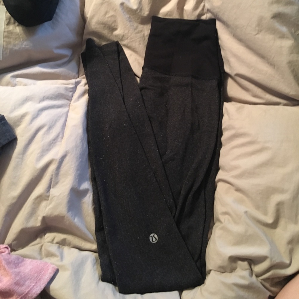 Black & grey lulu leggings size 4