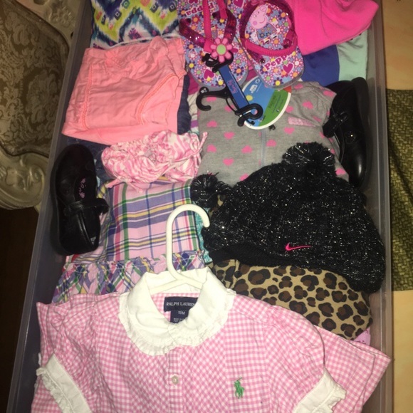 Two bins full of baby clothes and shoes - Picture 2 of 6