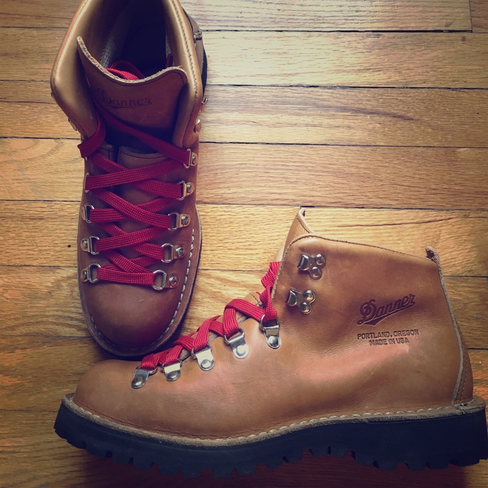 Danner Mountain Light Cascade Hiking Boots