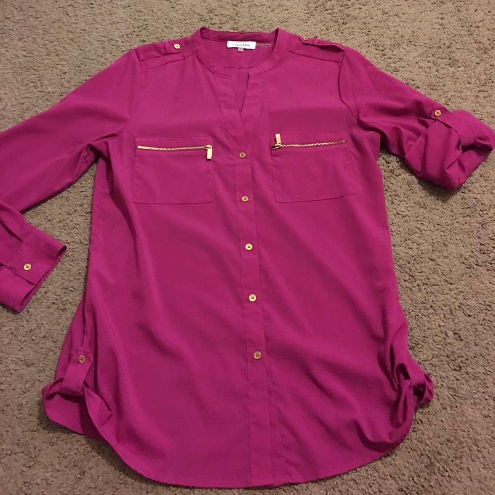 Calvin Klein fuchsia top. Medium.