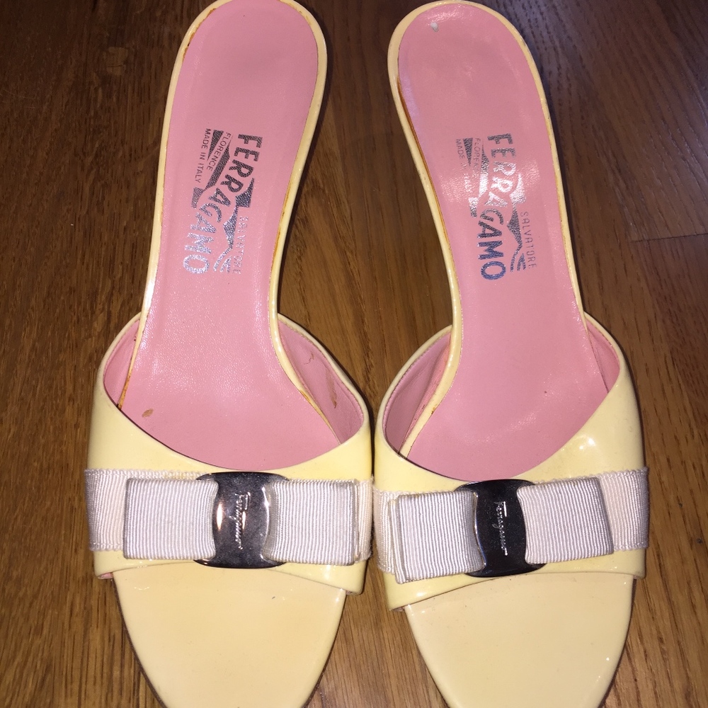 Ferragamo yellow patent shoe size 10