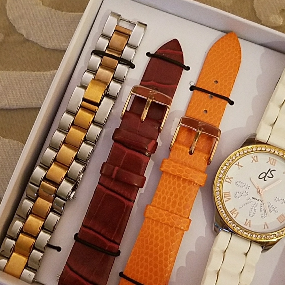 Daniela Swaebe Watch With Interchangeable Bands - image 3