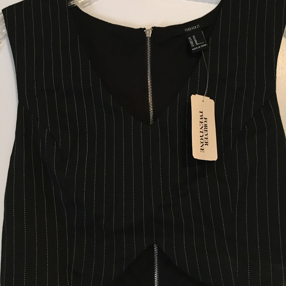 NWT Forever21 cropped vest.