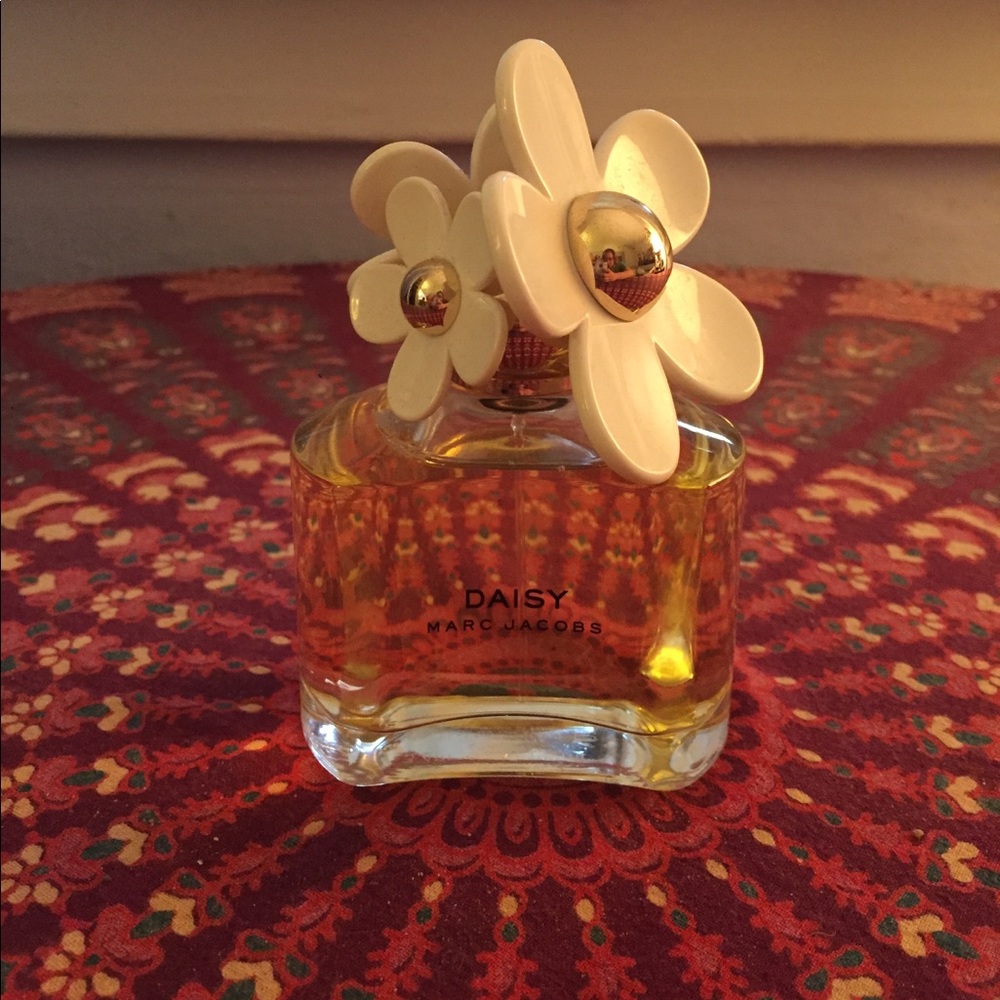 Daisy perfume by Marc Jacobs