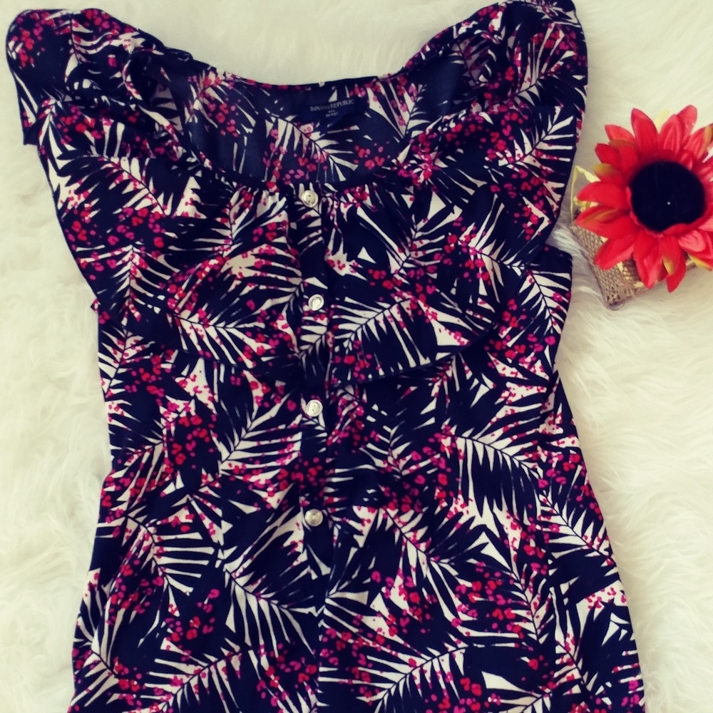 Banana Republic short sleeve top size petite XS.