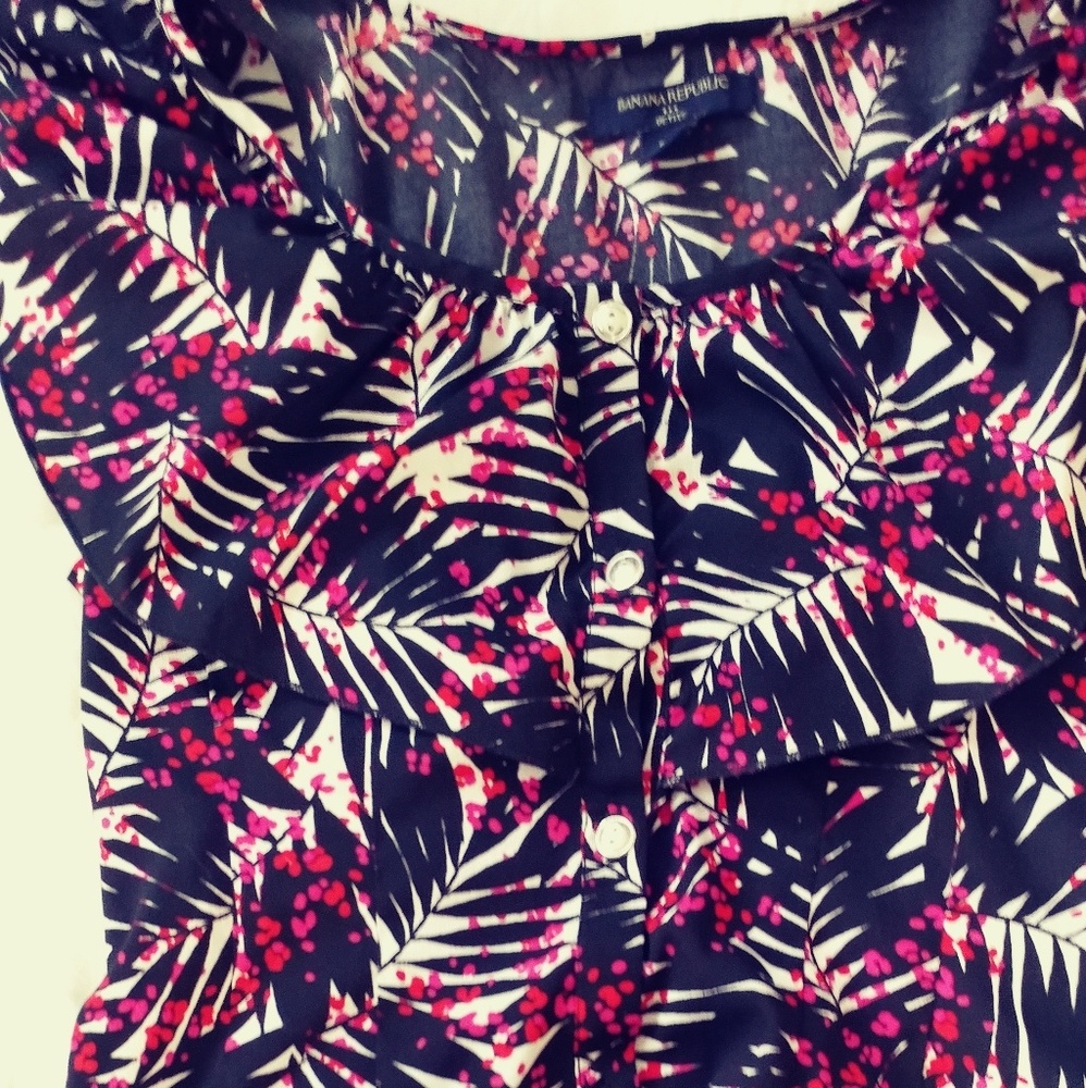 Banana Republic short sleeve top size petite XS. - Picture 2 of 7