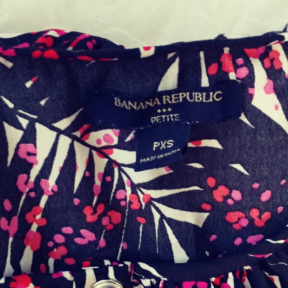 Banana Republic short sleeve top size petite XS. - Picture 3 of 7