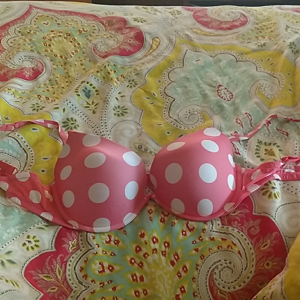 32 DD polka dot super push up bra