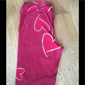 EUC TC Lularoe Valentine leggings
