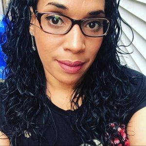 Meet your Posher, Yahira