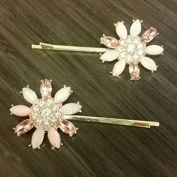 Anthropologie | Accessories | Crystal Flowers Bobby Pins  display picture 2