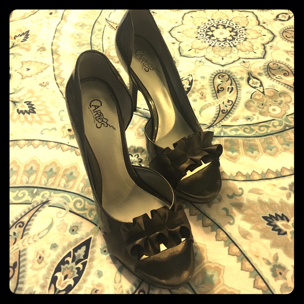 Women’s Carlos Santana Gunmetal Ruffle Pump 8