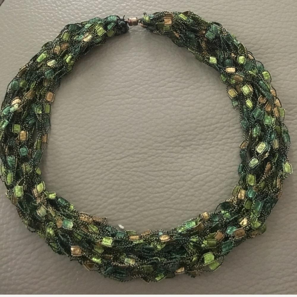 New fabric necklace.🎊🍀