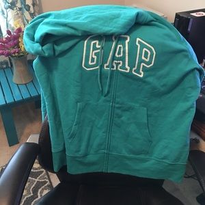 GAP sweatshirt