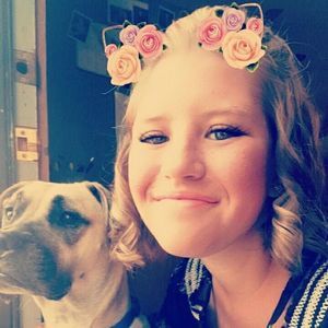 Meet your Posher, Caitlin