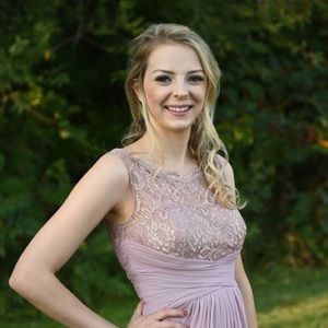 Meet your Posher, Hayley