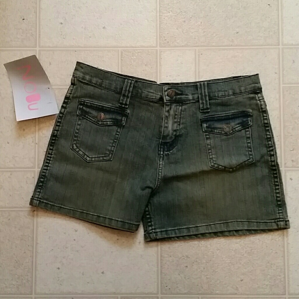 NoBu shorts sz 6 NWT