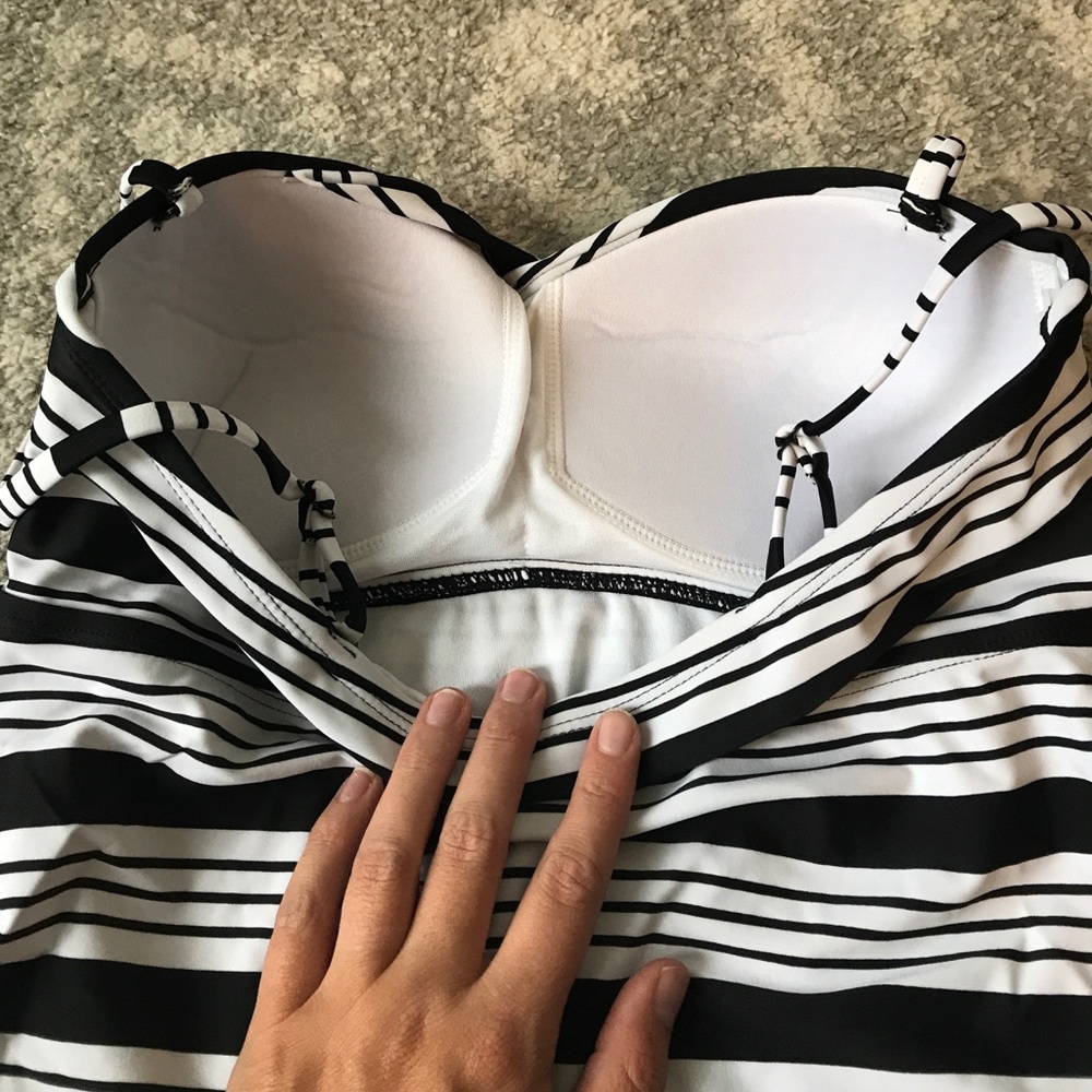 Black and white tankini top - craZy 8 sale item - Picture 2 of 3