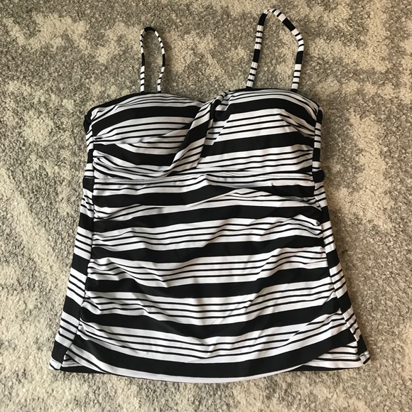 Other - Black and white tankini top - craZy 8 sale item