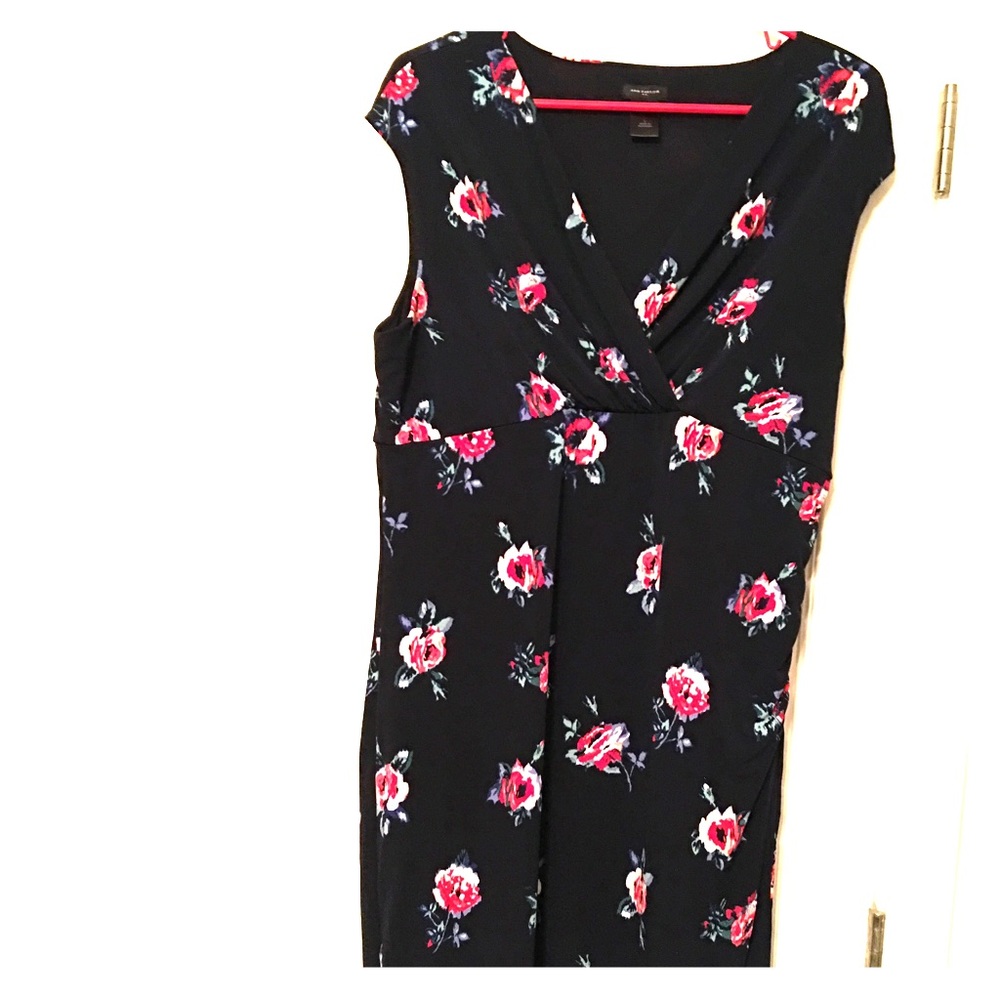 Black/red flower dress