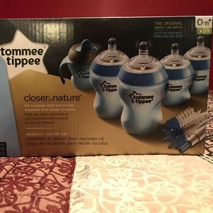 TOMMEE TIPPEE NEWBORN STARTER SET