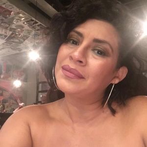 Meet your Posher, Sadira