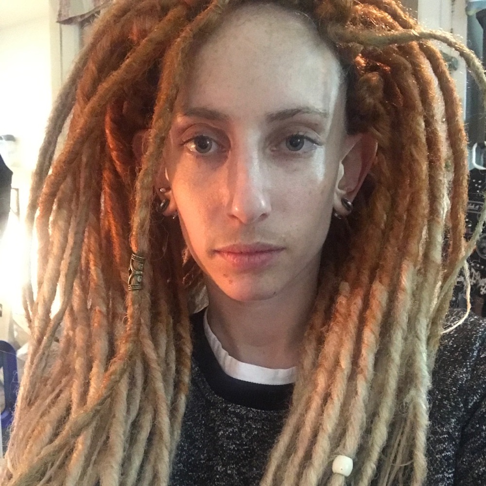 Meet your Posher, Hallie