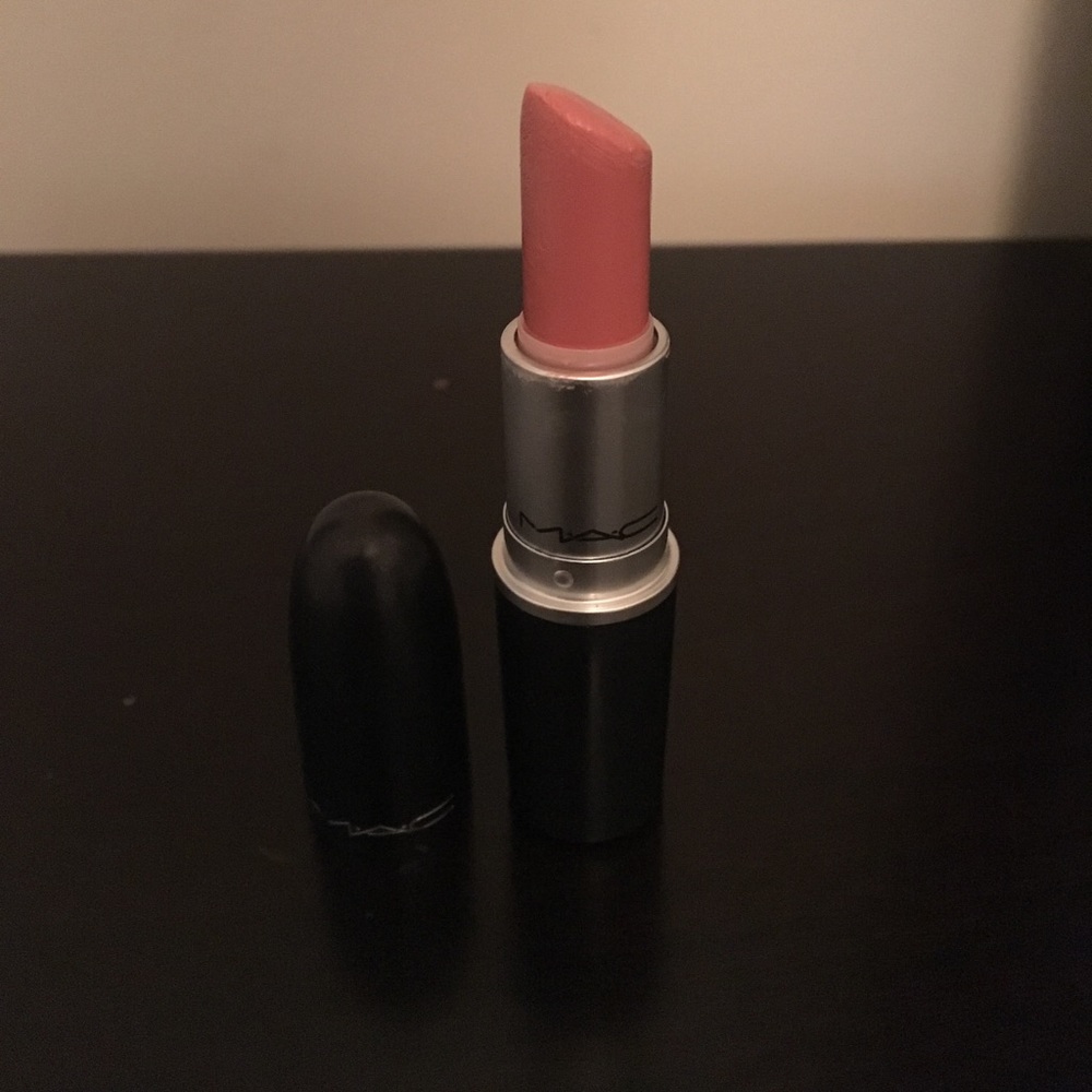 MAC Lipstick Hue