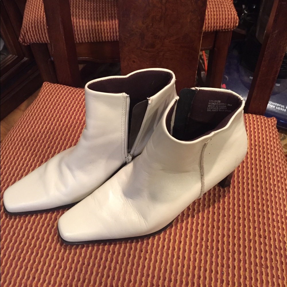 Short boots