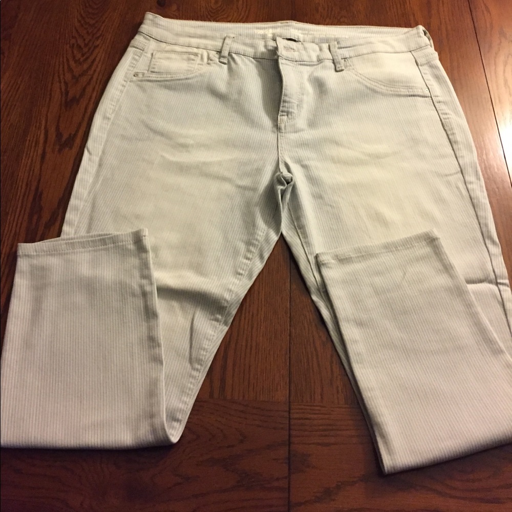 Mossimo Mid-Rise Jegging Crop