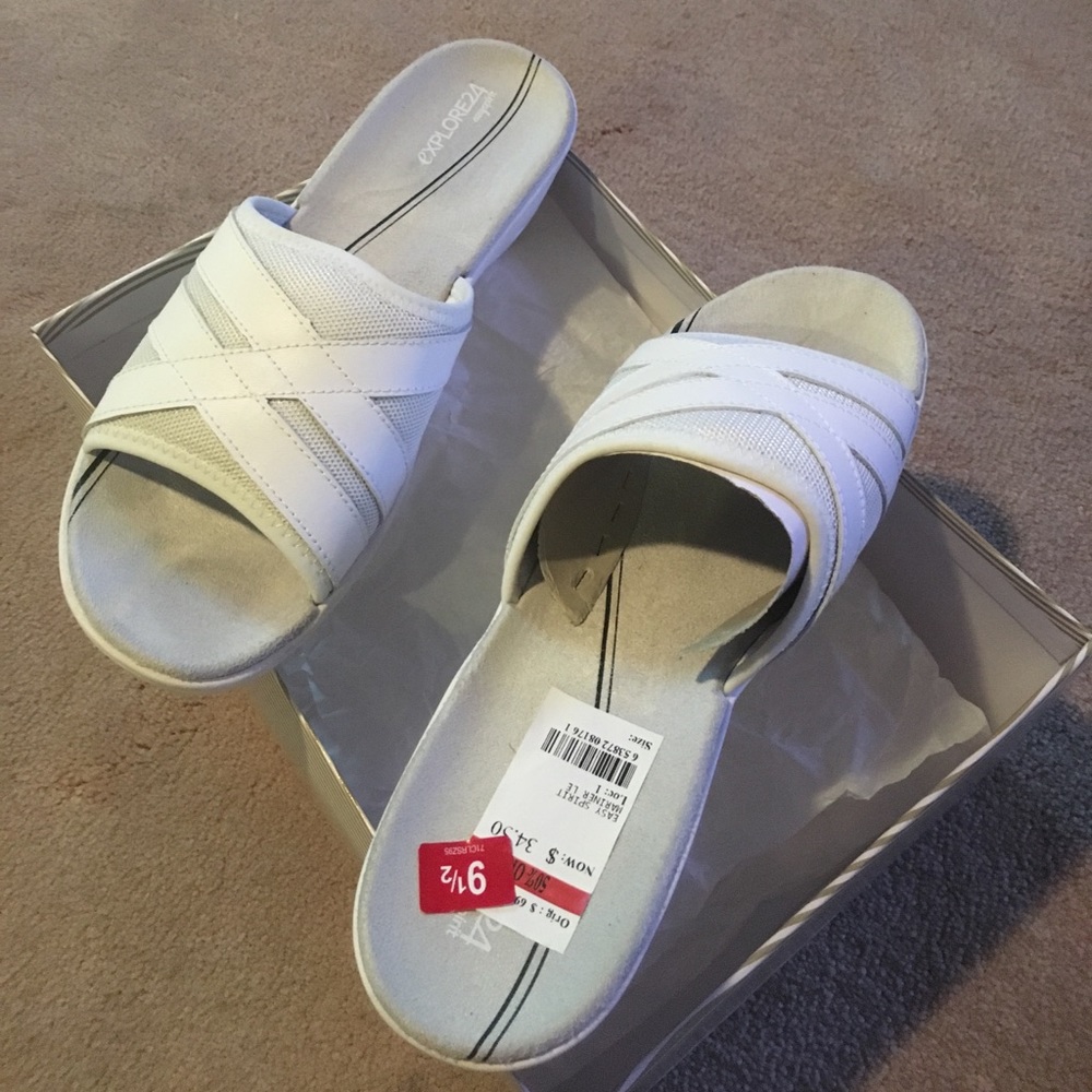 Easy Spirit Explorer 24 Mariner Wedge white sandal