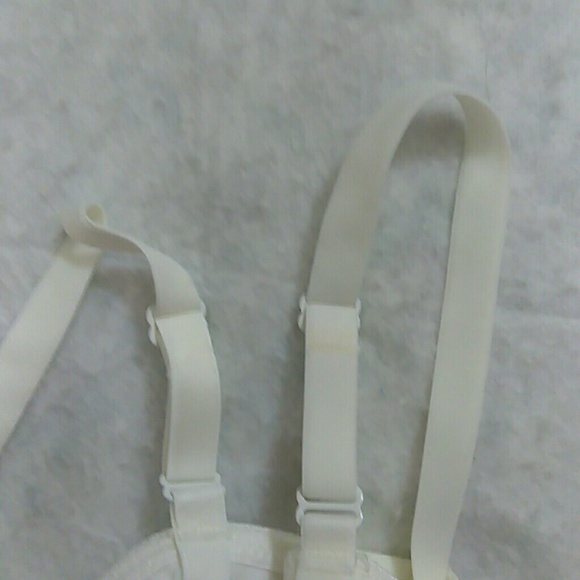 Shapely Figures Bra - Picture 3 of 5