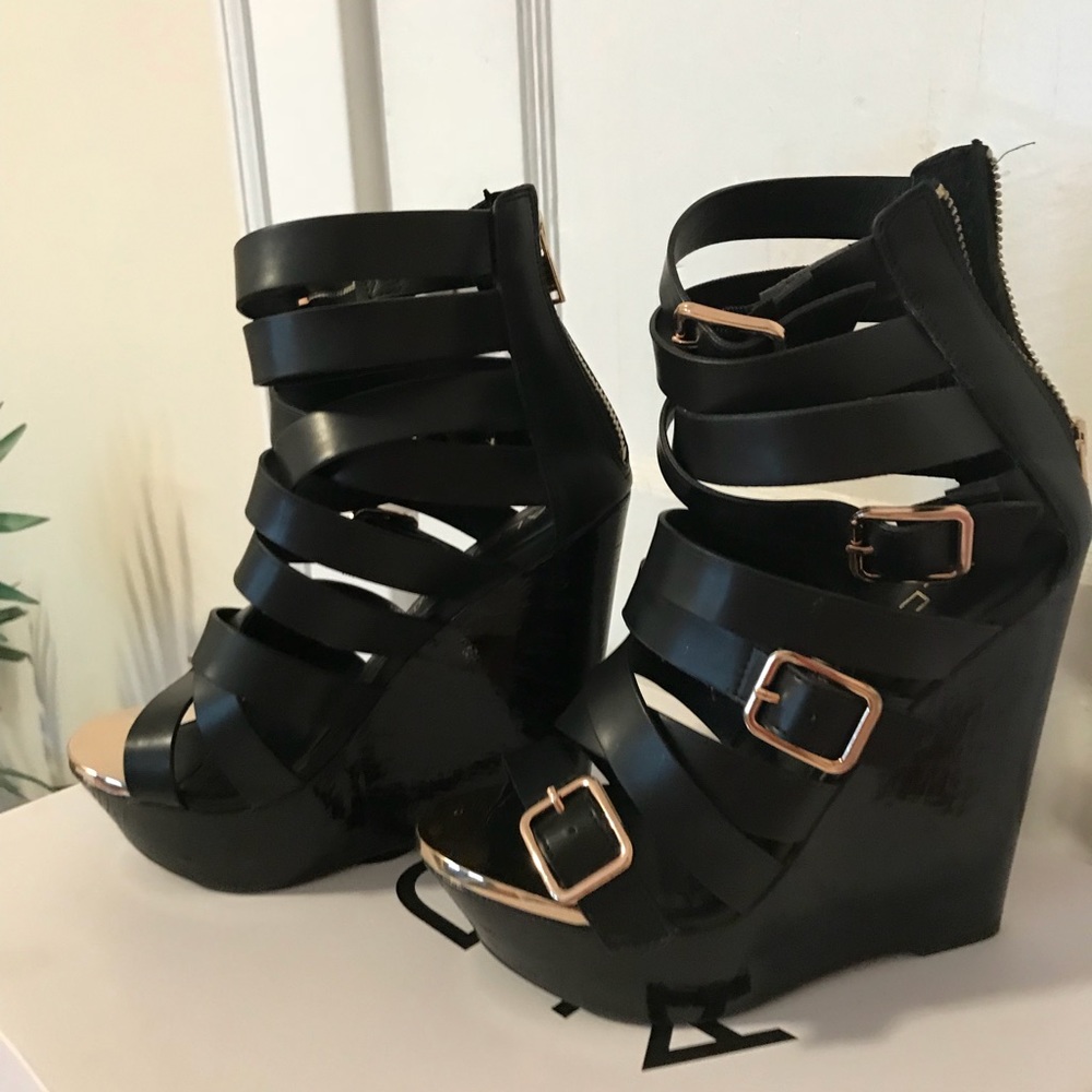 Wedge sandals