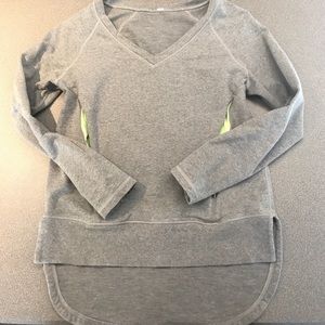 Lululemon size 4 women’s top grey.