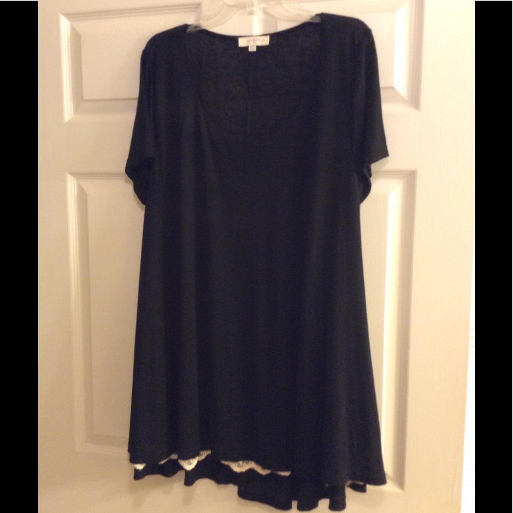 New Umgee Black tunic