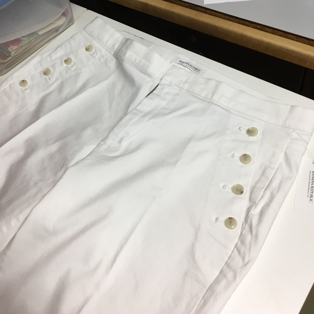 Banana Republic White Denim Flare Jeans BRAND NEW