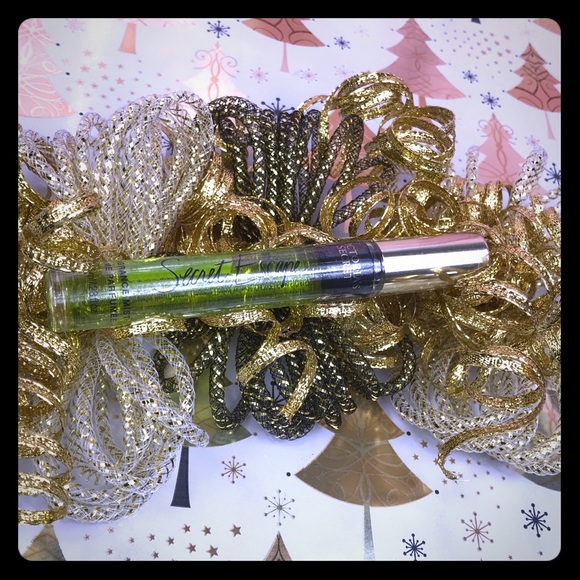 Victoria’s Secret Secret Escape Mist - Picture 2 of 5