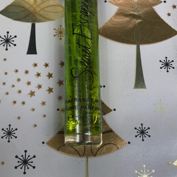 Victoria’s Secret Secret Escape Mist - Picture 4 of 5