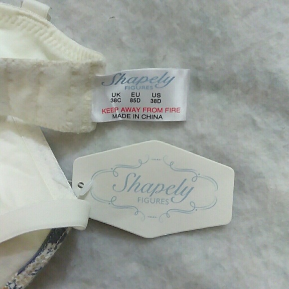 Shapely Figures Bra - Picture 3 of 3