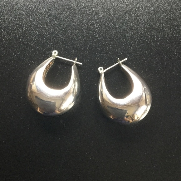 Silver earrings - Picture 1 of 3