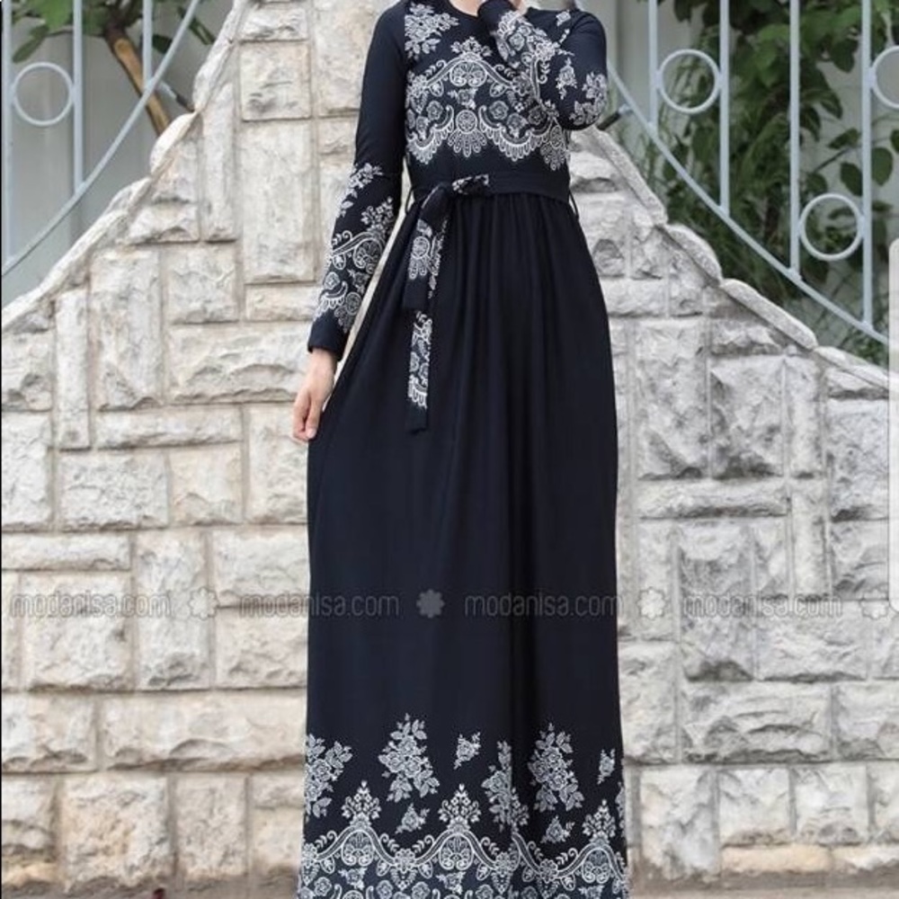 Modest long dress abaya