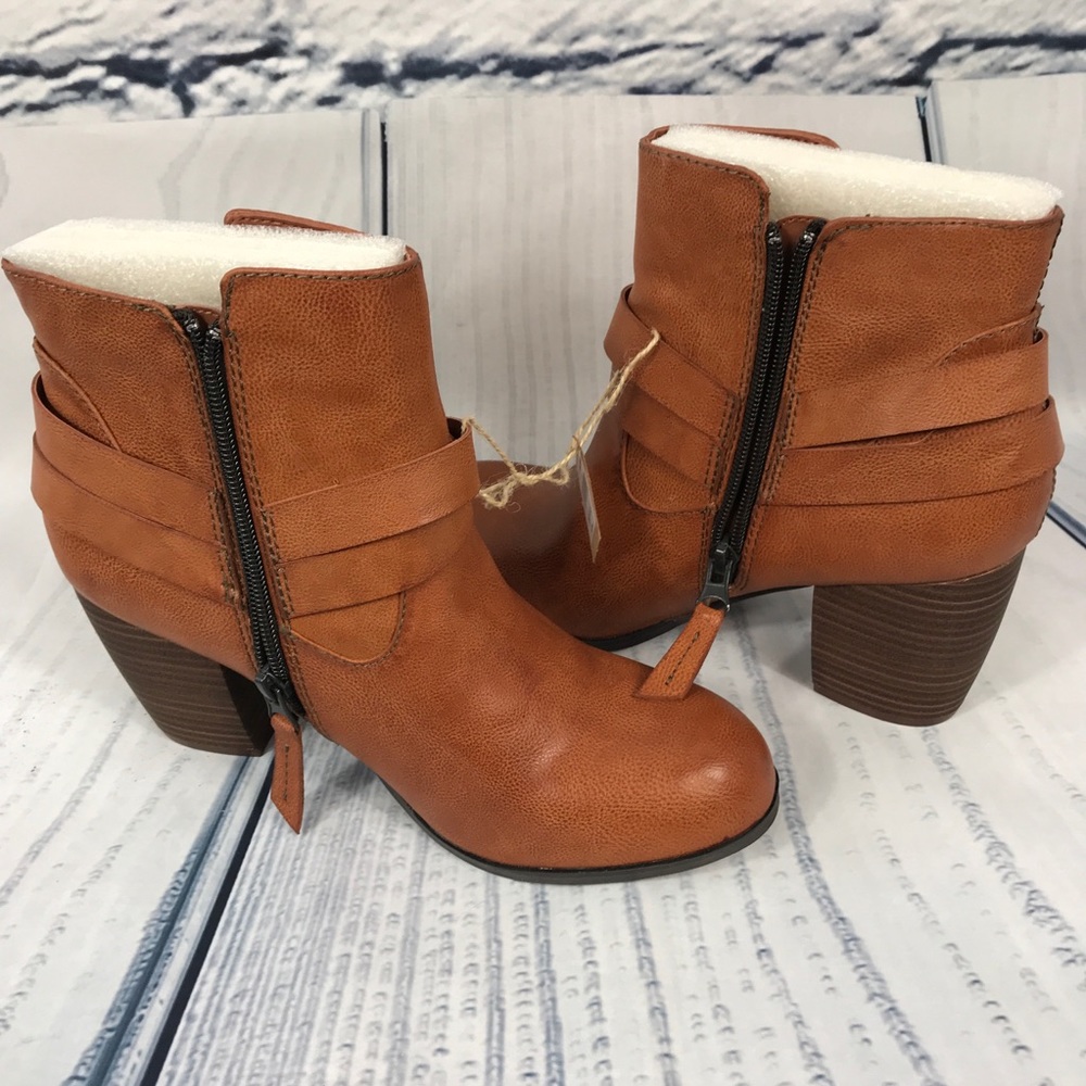 American Eagle Booties Tan - Picture 3 of 8