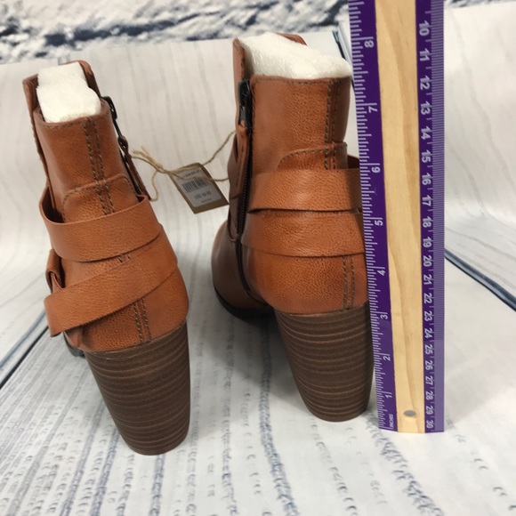American Eagle Booties Tan - Picture 5 of 8