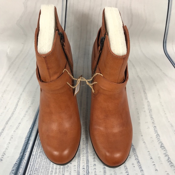 American Eagle Booties Tan - Picture 6 of 8