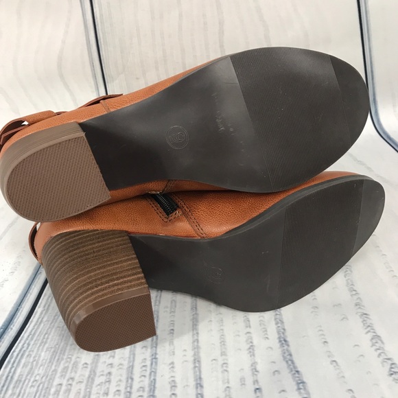 American Eagle Booties Tan - Picture 7 of 8