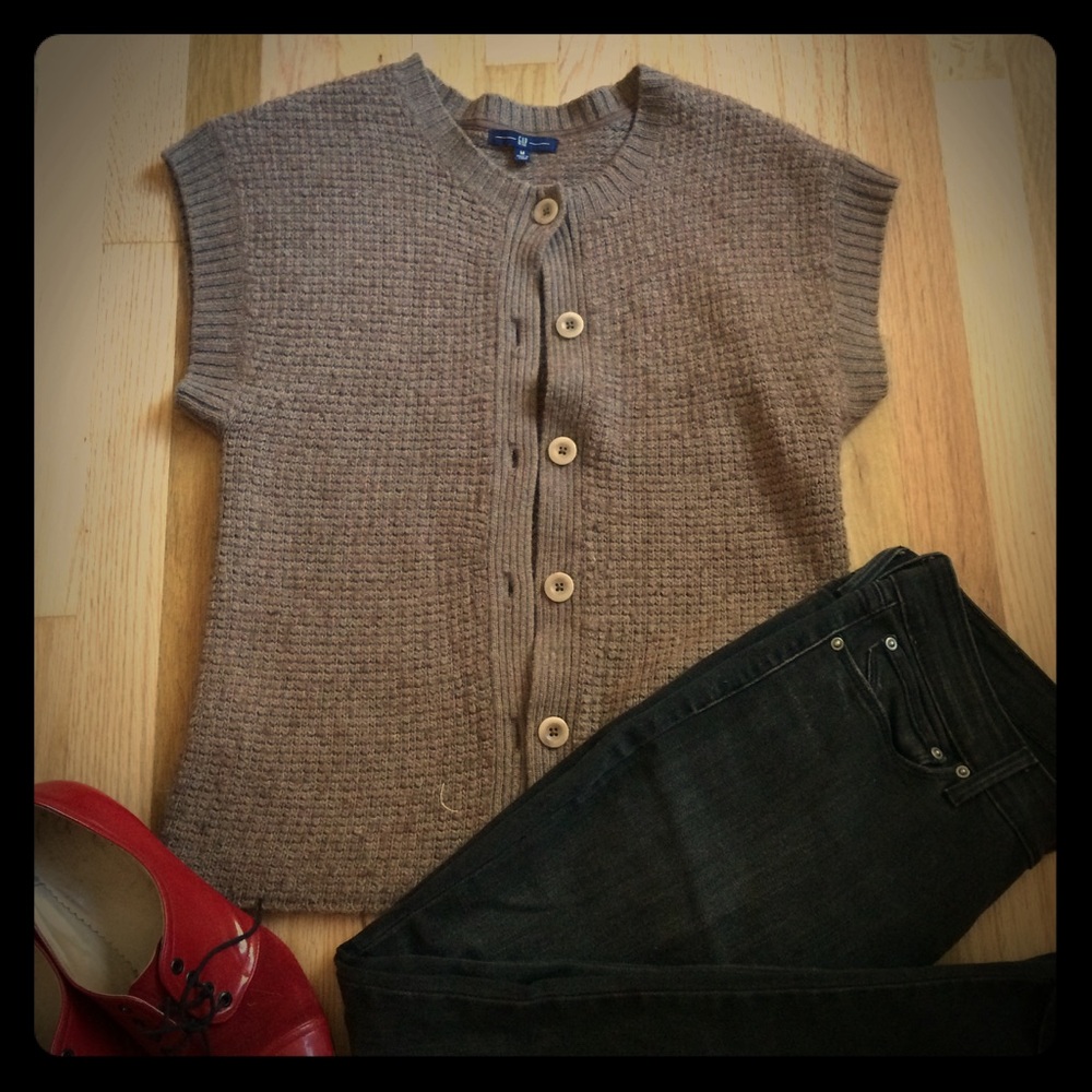Short sleeve Gap sweater